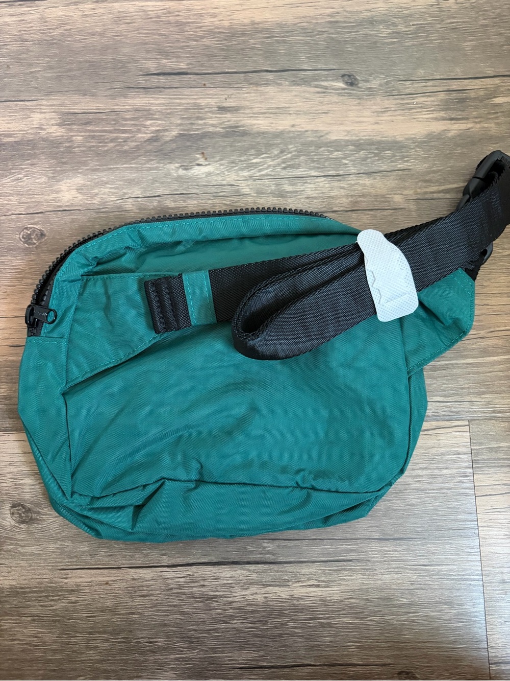 NWT BAGGU Peanuts Fanny Pack - Picture 2 of 4
